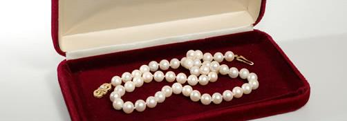 jewelry retail resized 600